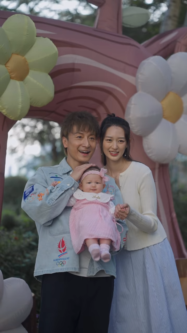方力申包場豪搞愛女百日宴露天派對！三代同堂合照老婆葉萱母愛滿瀉