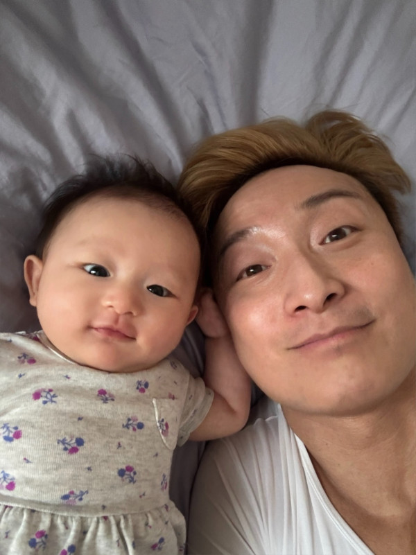 方力申包場豪搞愛女百日宴露天派對！三代同堂合照老婆葉萱母愛滿瀉