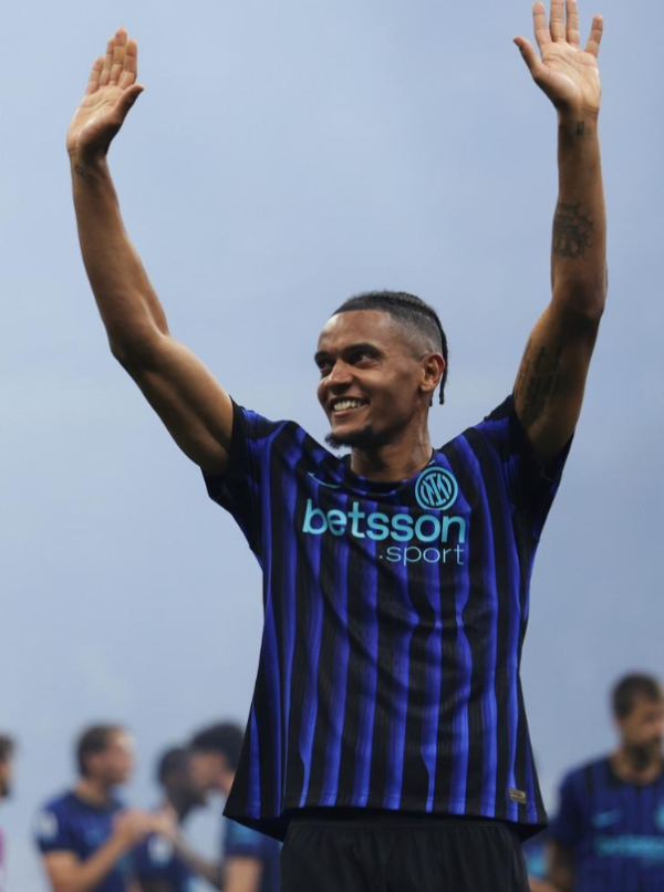 Manuel Akanji(圖片來源︰IG@manuelobafemiakanji)