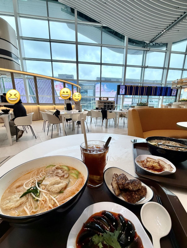 香港機場T2美食推介｜14間餐廳大公開 譚仔三哥／平價兩餸飯／再睡5分鐘 附24小時營業名單