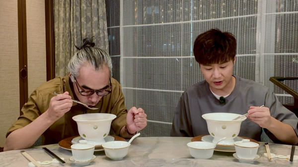 周游人生︱周奕玮亲赴武当山拜会“美国道长”品尝《红楼梦》清宴经典菜式