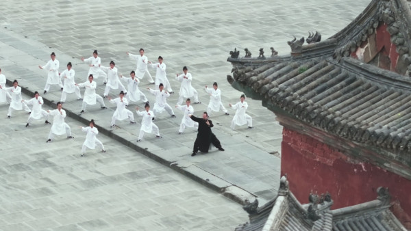周游人生︱周奕玮亲赴武当山拜会“美国道长”品尝《红楼梦》清宴经典菜式