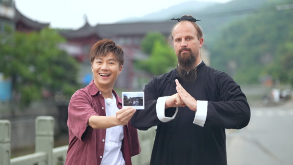 周游人生︱周奕玮亲赴武当山拜会“美国道长”品尝《红楼梦》清宴经典菜式