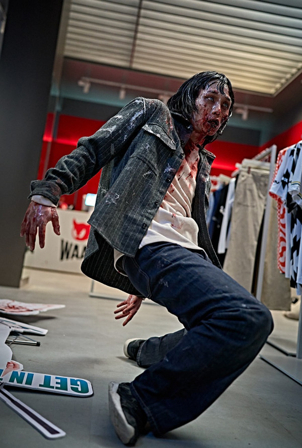 尸杀禁区上映︱香港优先场购票/场次/院线!全智贤池昌旭主演阵容强劲