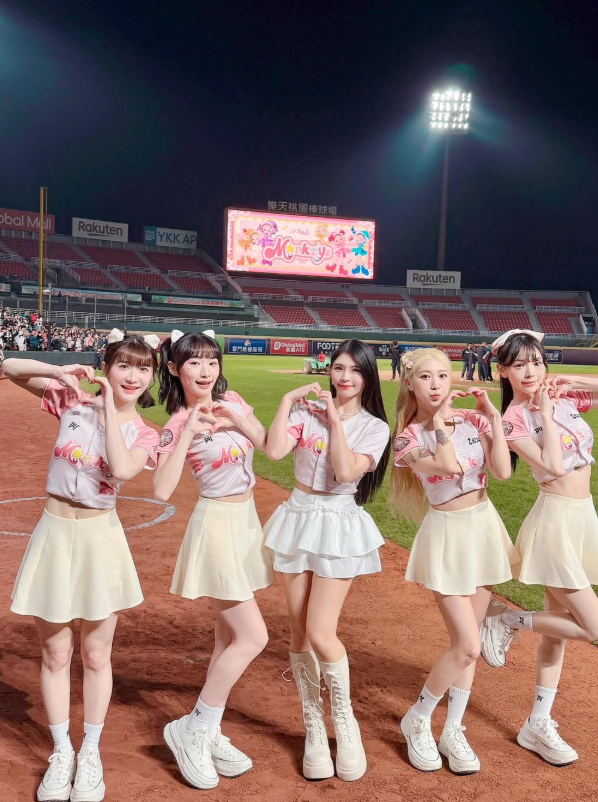 台灣人氣啦啦隊「桃氣女孩」首度在港發卡（圖片來源︰IG@peach_girls_official）