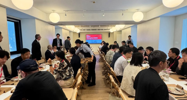 郑志刚投资未来产业有成果！内地人形机器人市占39%横扫全球夺第一