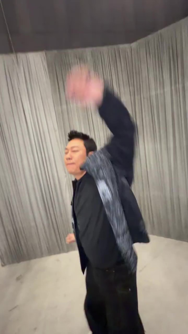 黎耀祥狂跳“就这样我撤娇”片段疯传！魔音女团上身惹好友陈国邦抽水