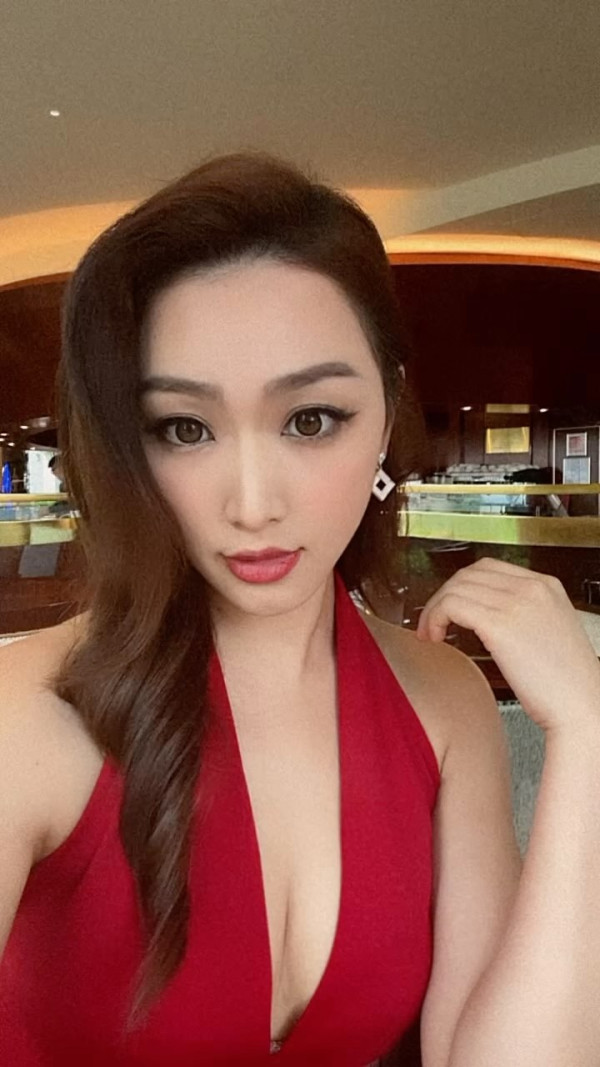 香港探秘地图︱性感主播Maymay黄子桐身份大起底！硕士学霸级女神18岁从商