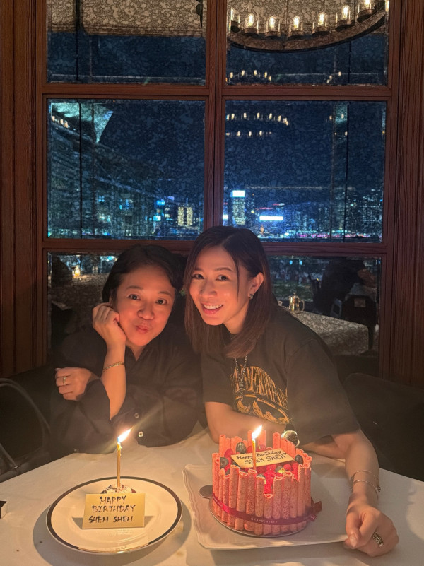 佘诗曼生日饭局合照意外踢爆一女星新恋情 同场惊见张国荣挚爱“唐唐”