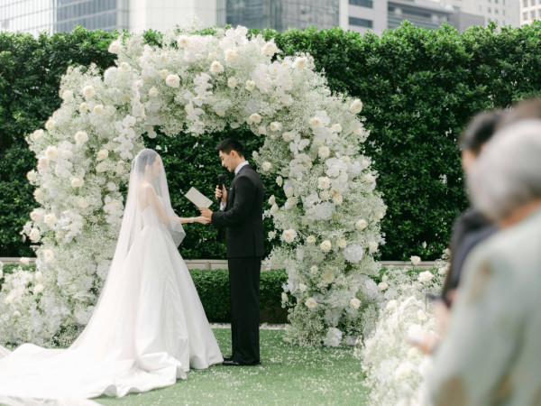 吳婉芳公開二子胡智同溫馨婚宴照！「最美奶奶」逆齡靚樣搶鏡靚過新抱