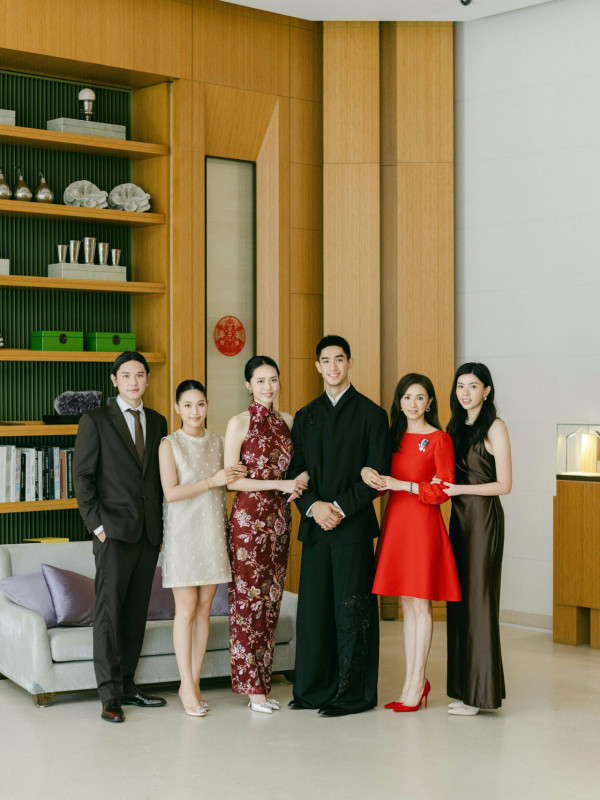 吳婉芳公開二子胡智同溫馨婚宴照！「最美奶奶」逆齡靚樣搶鏡靚過新抱