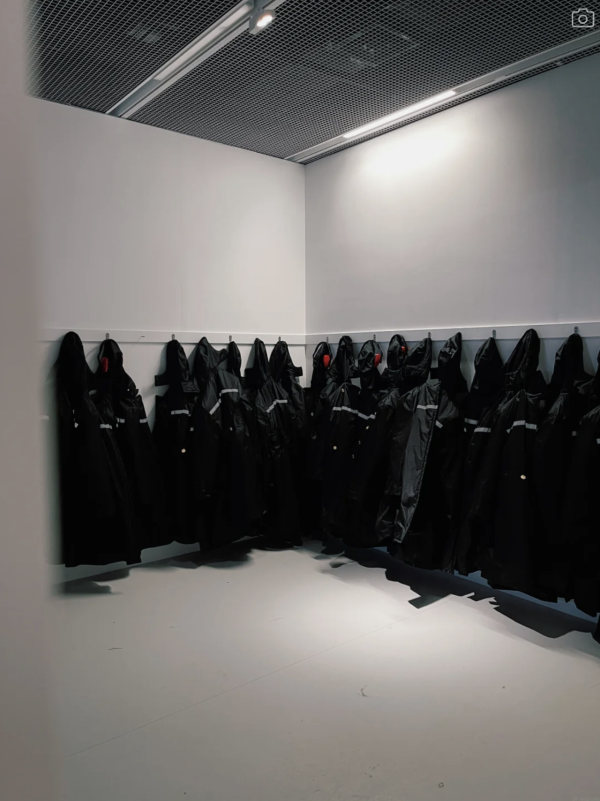 深圳沉浸式「零下20度」冰雪展！走入巨型氣膜踩30厘米厚真雪、坐冰封王座 