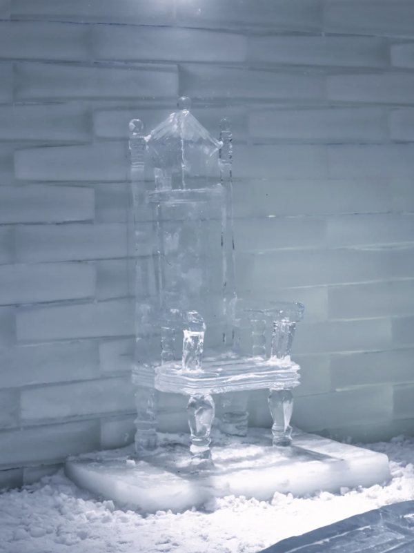深圳沉浸式「零下20度」冰雪展！走入巨型氣膜踩30厘米厚真雪、坐冰封王座 