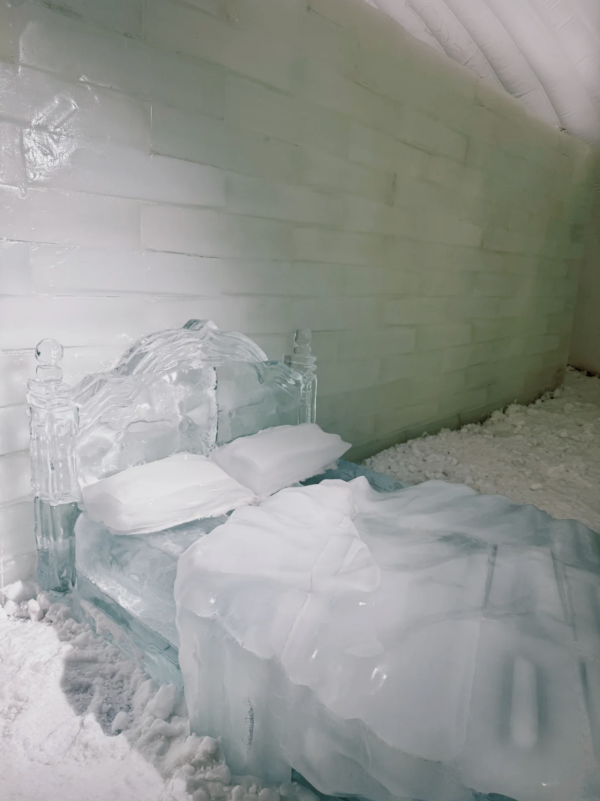 深圳沉浸式「零下20度」冰雪展！走入巨型氣膜踩30厘米厚真雪、坐冰封王座 