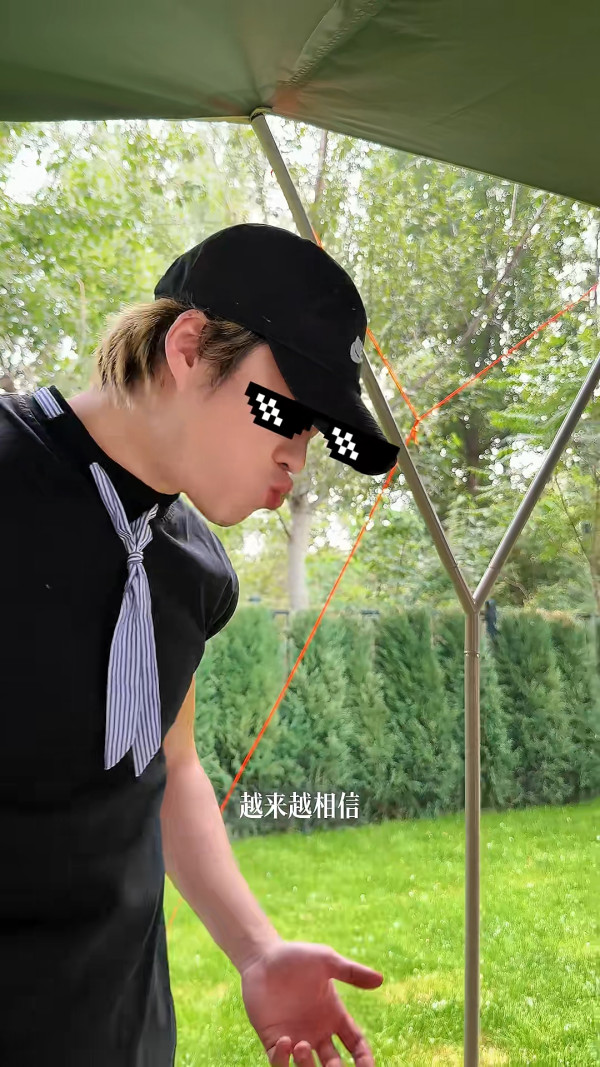 阿嬌激罕曝光奢華頂級豪宅內貌！花園草坪如自家森林 巨型院子未算最誇張