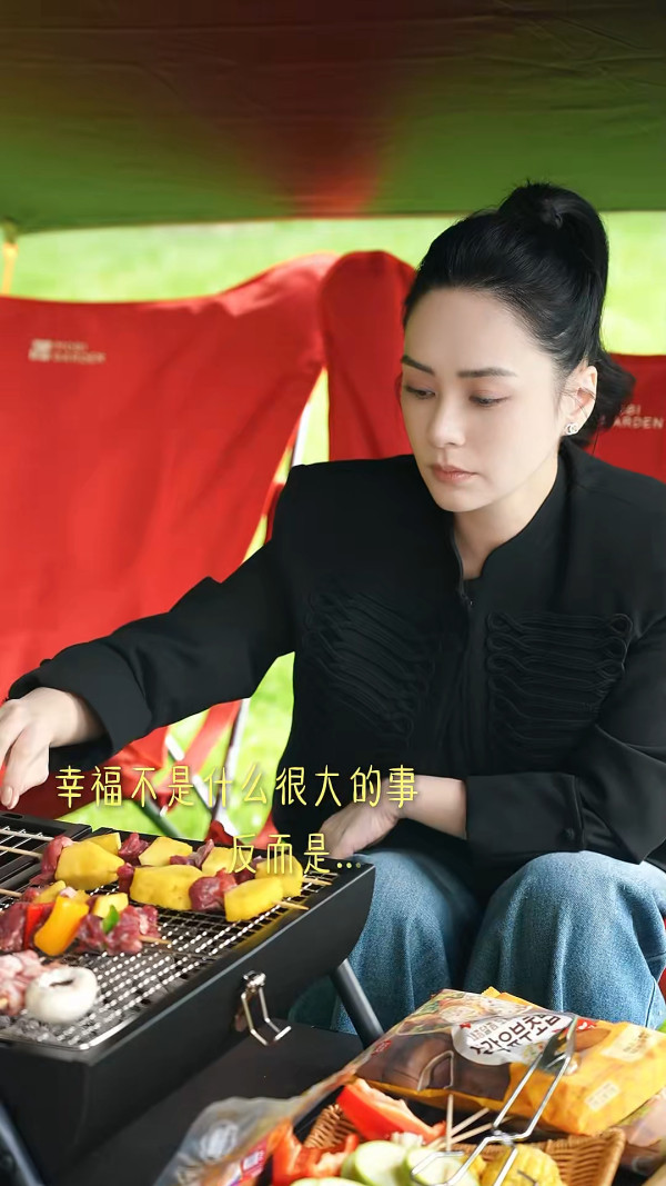 阿嬌激罕曝光奢華頂級豪宅內貌！花園草坪如自家森林 巨型院子未算最誇張
