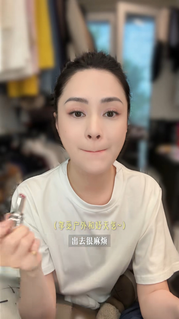 阿嬌激罕曝光奢華頂級豪宅內貌！花園草坪如自家森林 巨型院子未算最誇張