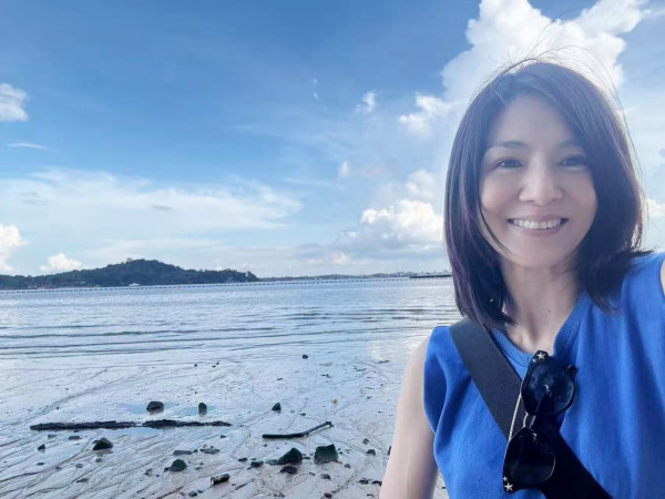 楊采妮52歲生日晒冰河級凍齡美貌！真實容貌曝光氣質驚艷網民：真正的玉女