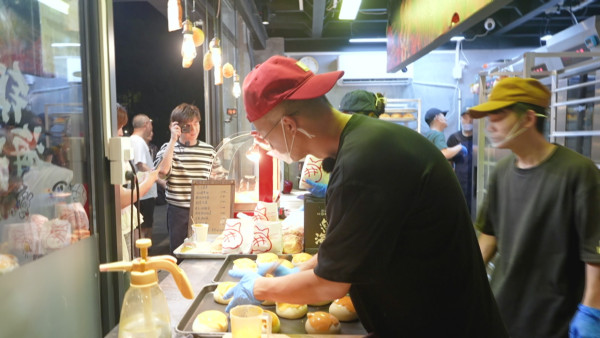 【香港之光】港產甜品師闖內地發展！7年獨賣一款菠蘿包連開5舖：睇完包你想食