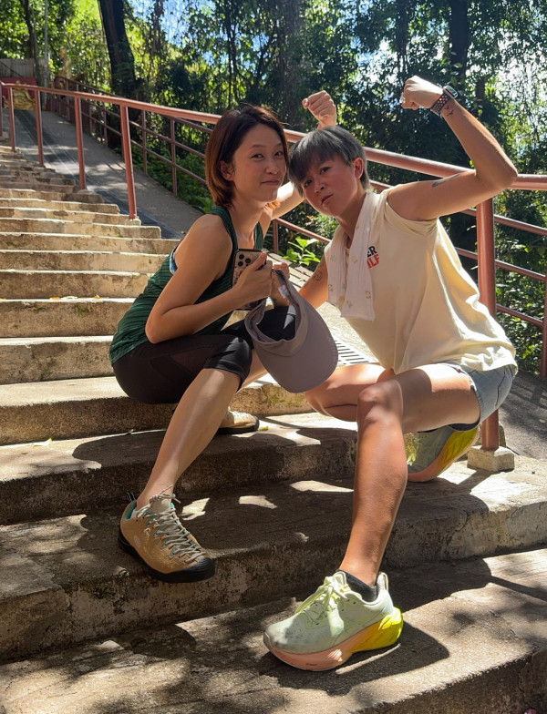 唐宁离婚9年IG惊爆公开“老婆”身份！突贴同性亲密照表白秀恩爱：一直爱你