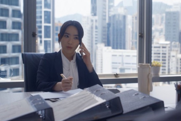 COURT!｜林愷鈴壓軸登場曬流利英語震攝網民！擁超強學歷背景IB學霸入港大兼碩士畢業