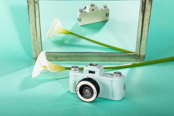 Lomography 復刻全景相機新色 Sprocket Rocket Strawberry Fusion & Mint Fusion 同步抵港
