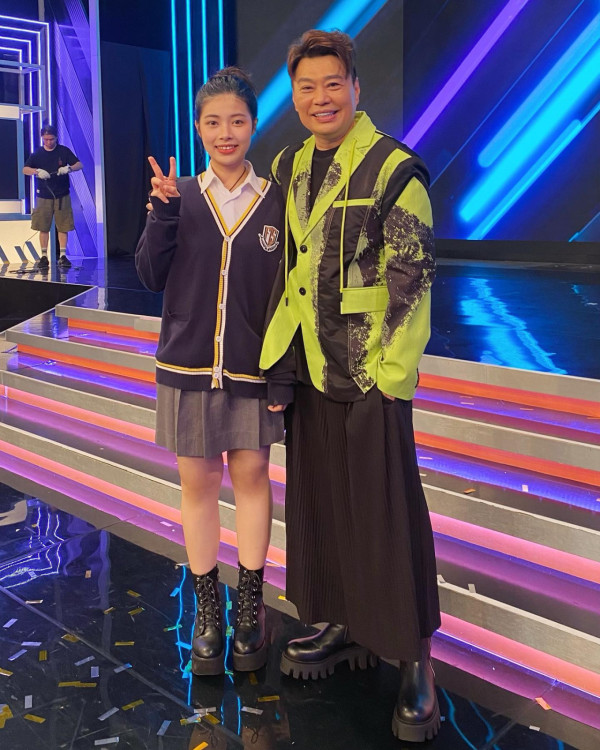 《聲夢2》清純小花首度晒比堅尼性感解放！形象180度巨變震撼網民：變咗第二個人