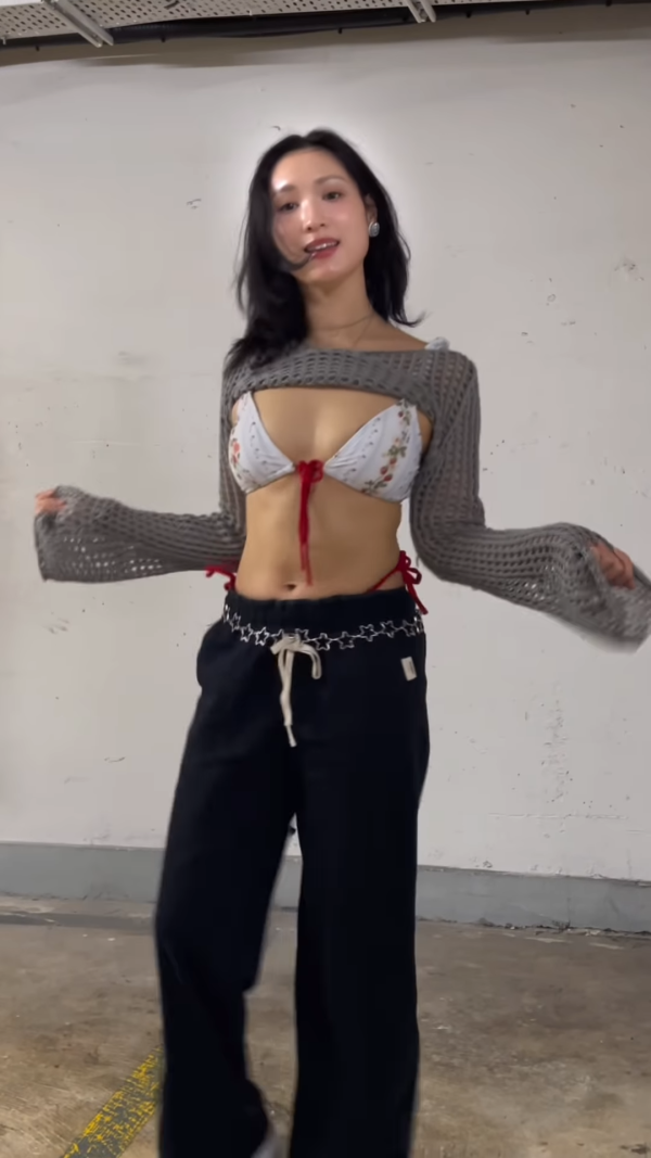 石修儿媳林佑蔚停车场性感热舞狂扭！动作猛烈险走光惹网友惊呼：真系望到