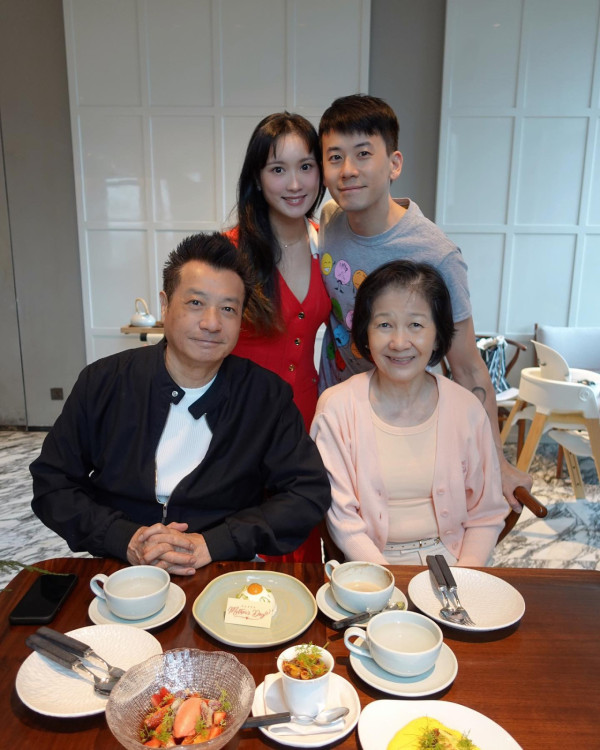 石修儿媳林佑蔚停车场性感热舞狂扭!动作猛烈险走光惹网友惊呼:真系望到