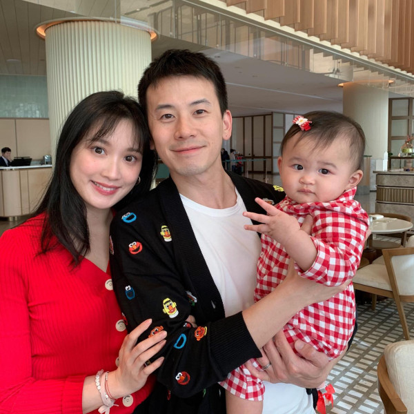 石修儿媳林佑蔚停车场性感热舞狂扭！动作猛烈险走光惹网友惊呼：真系望到