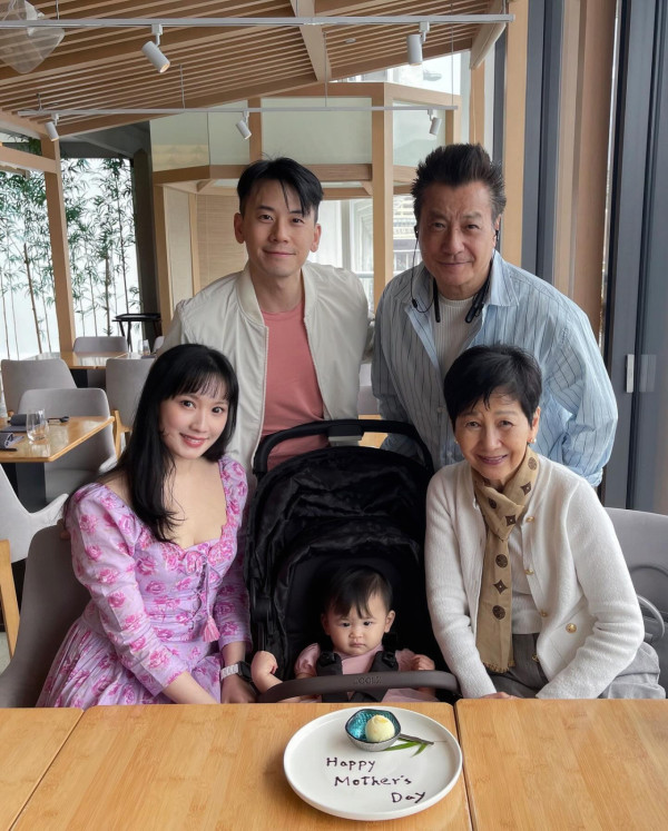石修儿媳林佑蔚停车场性感热舞狂扭！动作猛烈险走光惹网友惊呼：真系望到