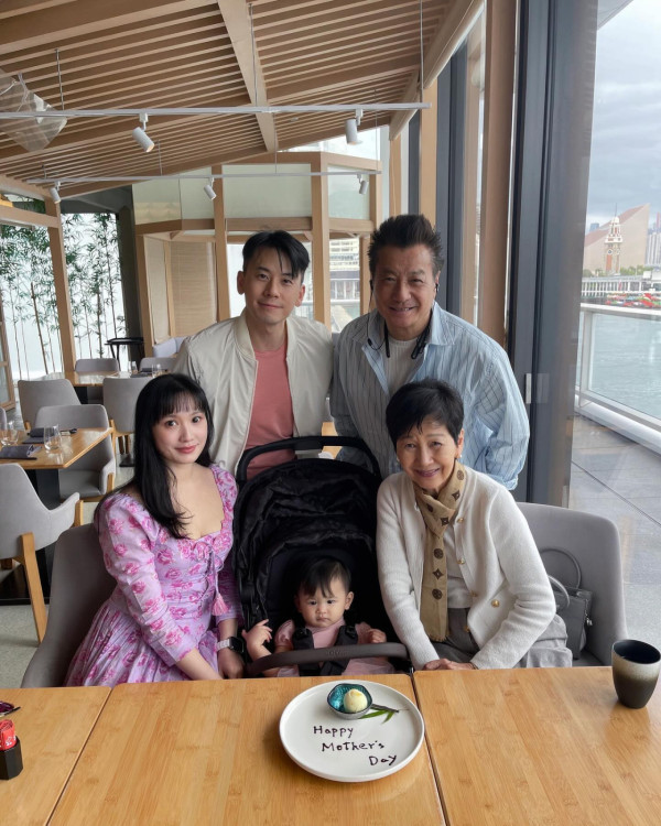 石修儿媳林佑蔚停车场性感热舞狂扭！动作猛烈险走光惹网友惊呼：真系望到