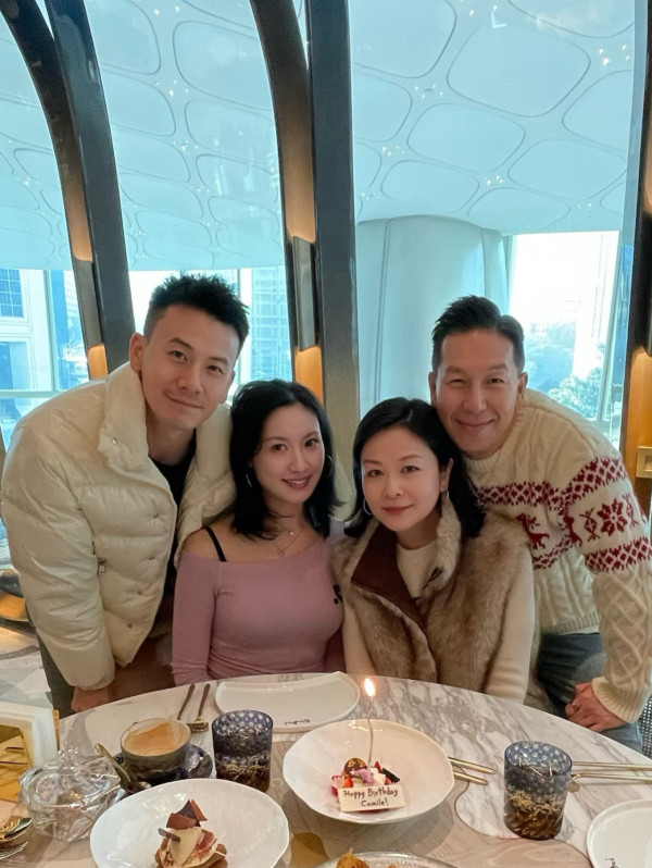 石修儿媳林佑蔚停车场性感热舞狂扭!动作猛烈险走光惹网友惊呼:真系望到