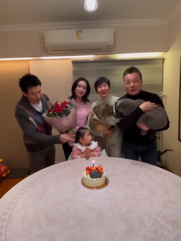 石修儿媳林佑蔚停车场性感热舞狂扭!动作猛烈险走光惹网友惊呼:真系望到