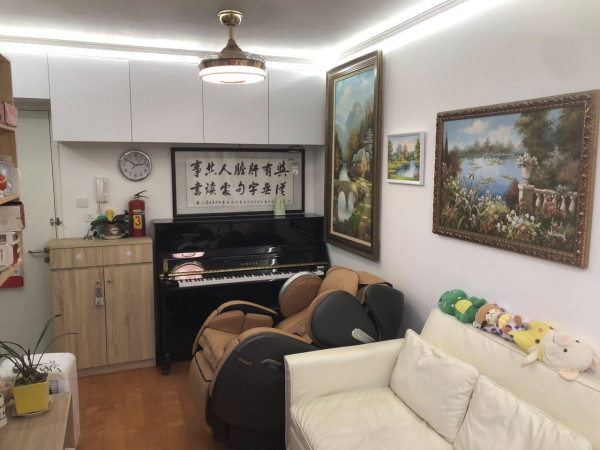 公屋裝修｜港男花$7萬DIY靚裝385呎單位！間3房+「藍天白雲」神級廁所！網民激讚媲美豪宅：似洗左50萬