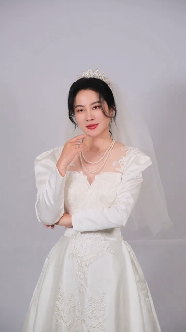 46岁前TVB花旦无预警晒婚纱照!分手7年走出情伤疯传疑似秘密闪婚?