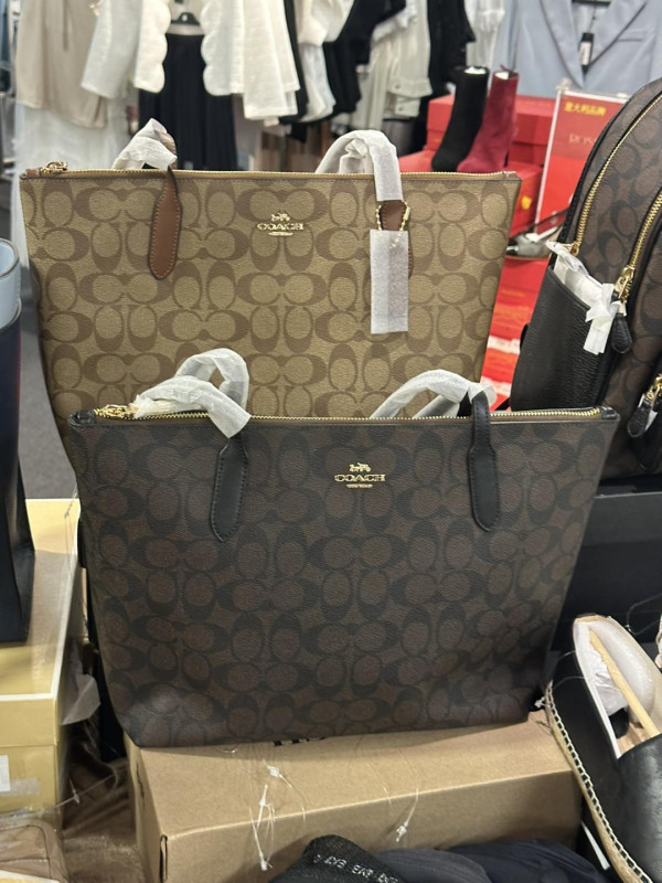铜锣湾时代广场名牌开仓低至1折!手袋/背包/意大利皮鞋/日本遮$100起!Doughnut、Coach、COLE HAAN、Sam Edelman