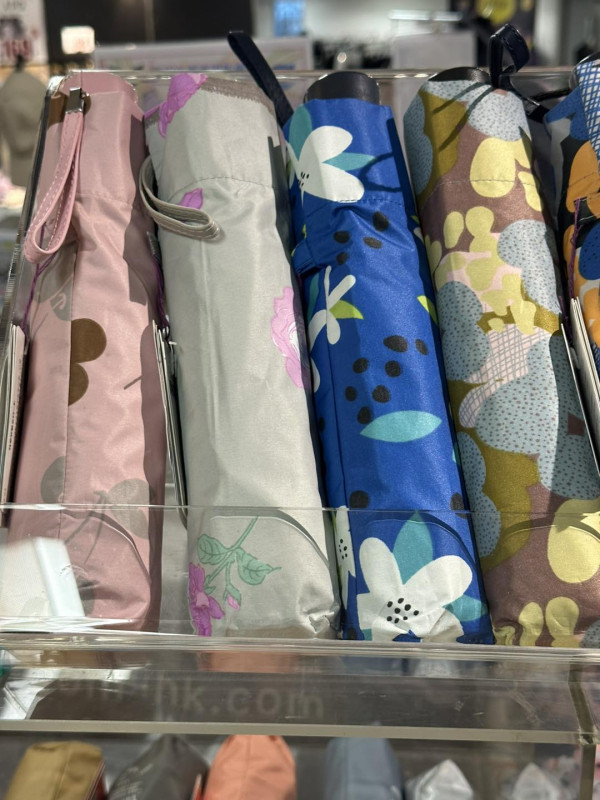铜锣湾时代广场名牌开仓低至1折!手袋/背包/意大利皮鞋/日本遮$100起!Doughnut、Coach、COLE HAAN、Sam Edelman