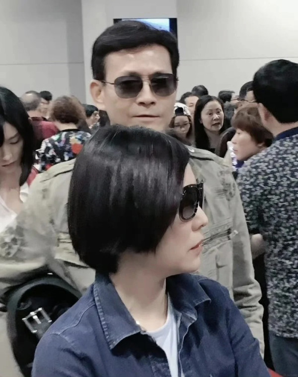 鄭少秋33歲孻女鄭詠曦近照瘋傳激似廖子妤！學霸猛料背景曝光港大生物系畢業