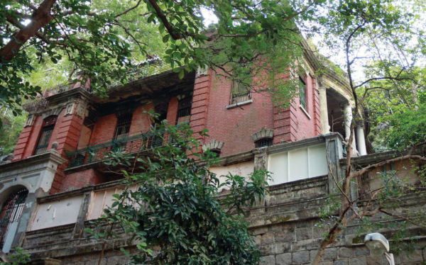 湾仔闹市惊现神秘红砖屋？百年旧建筑曾惊传集体“鬼上身”事件！网友：就算见到唔认得都一定听过