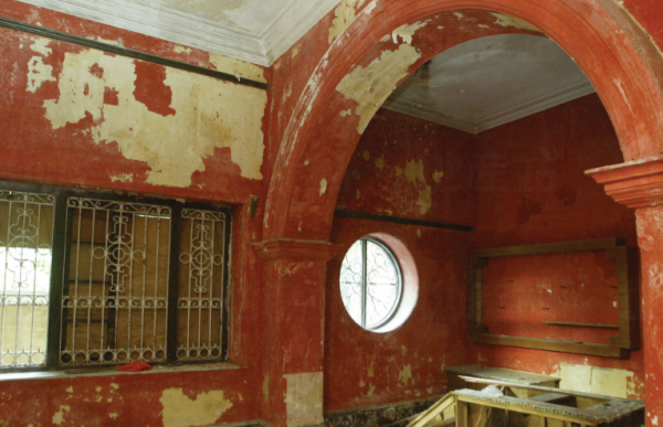 湾仔闹市惊现神秘红砖屋？百年旧建筑曾惊传集体“鬼上身”事件！网友：就算见到唔认得都一定听过