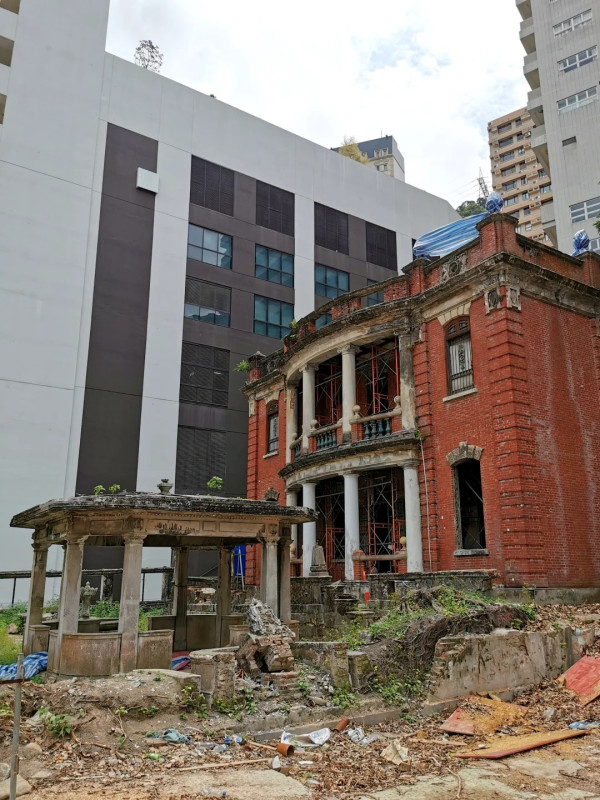 湾仔闹市惊现神秘红砖屋？百年旧建筑曾惊传集体“鬼上身”事件！网友：就算见到唔认得都一定听过