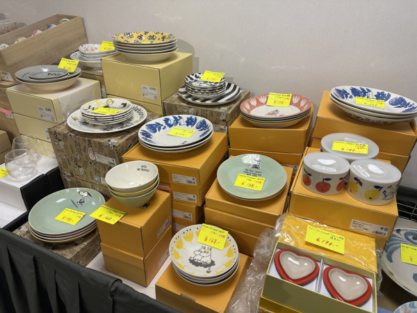 開倉優惠 | 尖沙咀海港城家品開倉低至$28！陶瓷餐具/鍋具/廚具大劈價／卡通手推車/行李箱最平$299