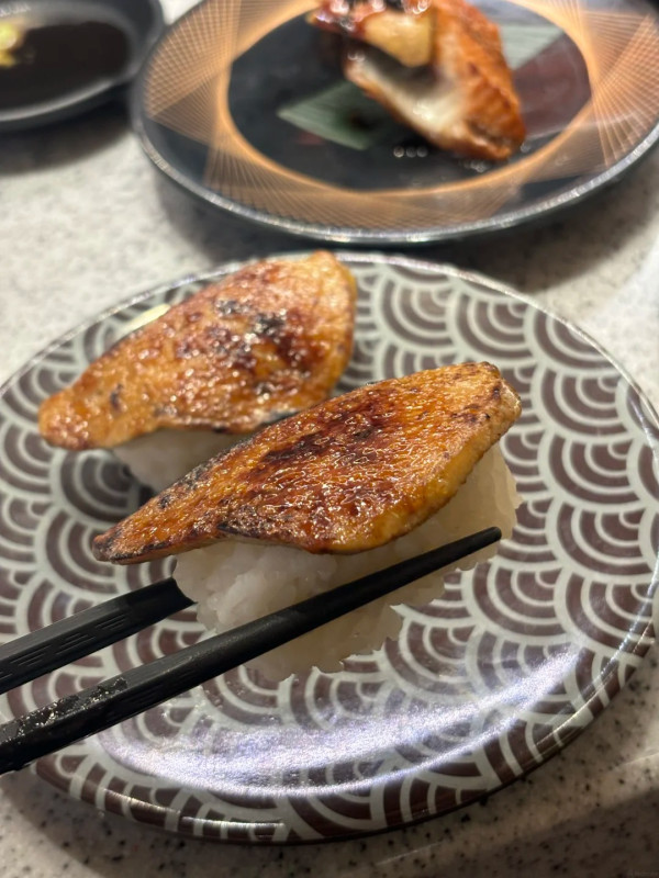 連鎖壽司快閃$12焦糖鵝肝！快閃3日大劈價／加推鰻魚鵝肝兩貫 (附優惠日期)