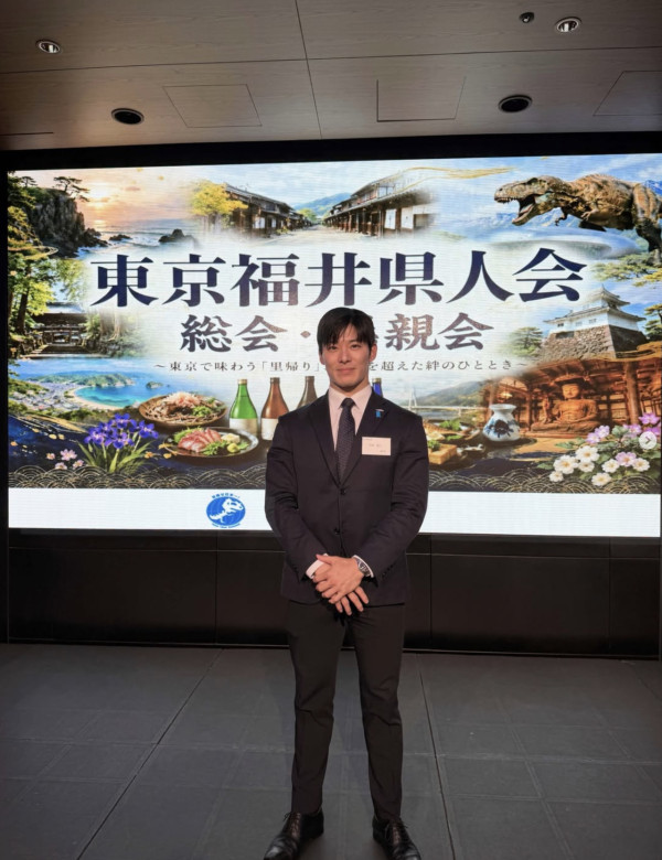 日本最年輕知事憑偶像級顏值爆紅 背景大起底！港台網民狂呼：要移居福井 