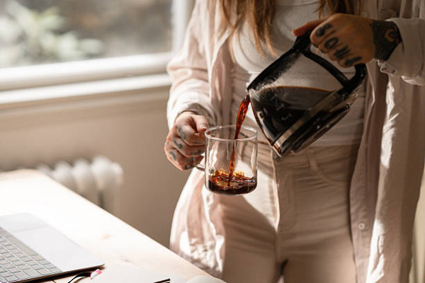 以為朝早飲咖啡最提神？醫生警告做錯1步越飲越肥！教啱時間飲燒脂多29%