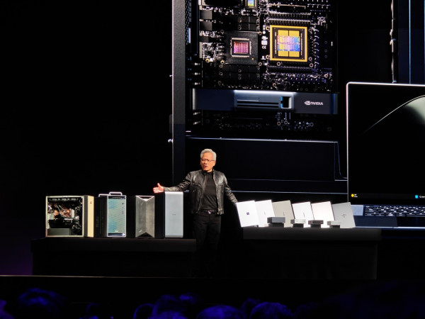 Computex 2026｜NVIDIA 推首款筆電 CPU 震驚業界！RTX Spark 聯手 MediaTek 採 3nm 製程：Blackwell 核心運算力 專屬 AI 助手 24 小時長駐