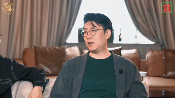 49歲男藝人首揭感情現況驚爆已低調結婚！疫情期間榮升人夫：我有個太太啦