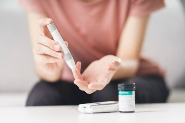以為後生無事？26歲女血脂超標45倍患胰臟炎！醫生揭3大致命惡習
