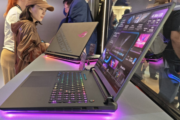 Computex 2026｜ROG 20 周年限定 Xbox Ally X20 套裝登場 配 AR 眼鏡秒變 171 吋電影院！同場推出 ROG SCAR 18 (2026) 刷新筆電性能上限
